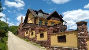 Balatoni Panoráma Villa - Balatonalmádi