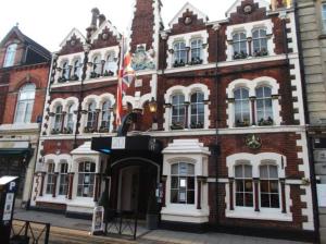 The Kings Arms - Hotels, Swindon