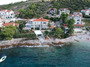 Beach Apartment Viktor 2