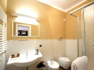 Triple Room with Balcony room in Hotel Bruman