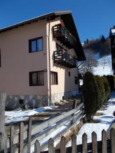 Apartament Laura - 4hvězdičkové hotely ve městě Bran