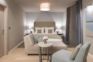 Deluxe Double Room with King size bed sea view room in Torretta Palace Hotel