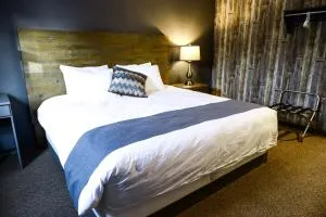 Bar-B Inn - Assiniboia