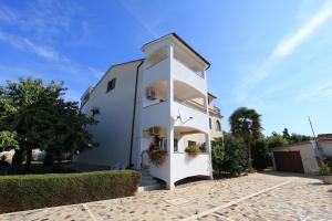 Apartments Ana Pomer