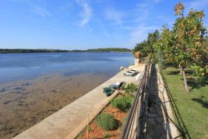 Apartments Ana Pomer