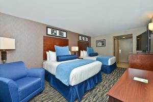 Quadruple Room - Disability Access room in Wyndham Garden Elk Grove Village - O'Hare