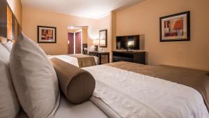 Queen Room with Two Queen Beds room in Best Western Plus Airport Inn & Suites