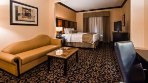 King Suite - Non-Smoking room in Best Western Plus Airport Inn & Suites