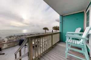 Gulf Getaway - Gulf Resort Beach