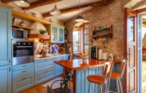 Villa Vicina Heritage villa for 9,Milna - close to restaurants and shops
