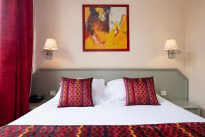 Hotels The Originals City Hotel de l Ange Guebwiller : photos des chambres