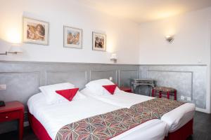 Hotels The Originals City Hotel de l Ange Guebwiller : photos des chambres