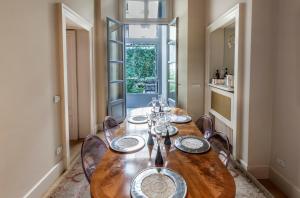 Milano Antica Apartment with Outdoor in the Heart of Milan city centre, 4 Bedrooms