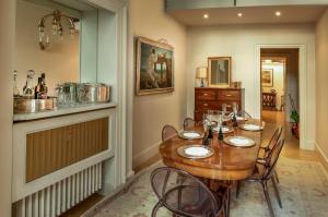 Milano Antica Apartment with Outdoor in the Heart of Milan city centre, 4 Bedrooms