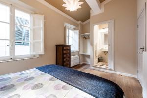 Affordable suite with a view - Heart of Lucca, 2 baths, 3 SmartTV