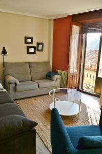 Tres Puentes Anguiano Apartamentos y Hostal