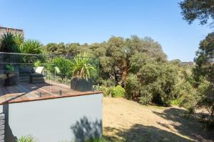 At Agnes Ave: coastal views