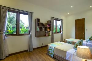 Biệt Thự Có Hồ Bơi Riêng (Villa with Private Pool)