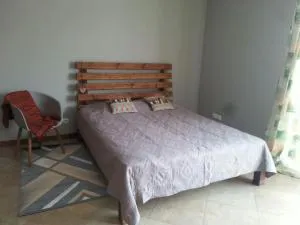 Дом напротив отеля "Рамада Энкор" - Krenichi