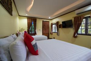 Bueng Bua Thong Resort