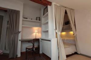 B&B / Chambres d'hotes Chambres d'Hotes Cal Miquel : Chambre Triple (2 Adultes & 1 Enfant)