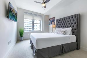 1 Bedroom Luxury Condo room in New Orleans Condos Close to Bourbon Street