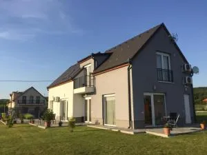 Szabolcs Apartments - 上塔尔卡尼