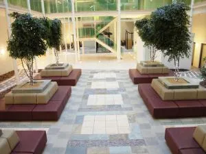 Plymouth Dockyard at Latitude 52 inc parking - 索尔塔什