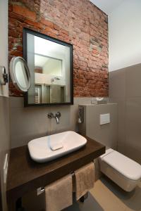 Economy Double Room - Basement room in Volksschule