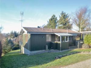 Three-Bedroom Holiday Home in Logstor