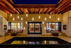 Texican Court, by Valencia Hotel Collection - 法默斯布兰奇