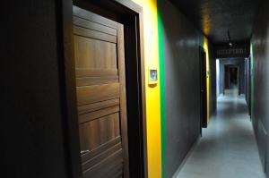 FULL HOUSE capsule hostel