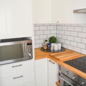 Modern and Stylish 3 bedroom home, Western Sydney Ideal for Contractors