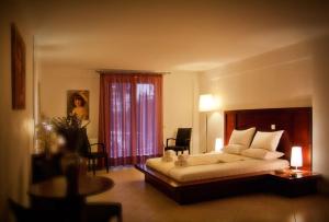 Limni Hotel