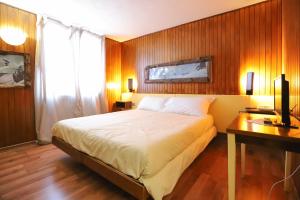 Double or Twin Room with Mountain View room in Hotel lo Stambecco