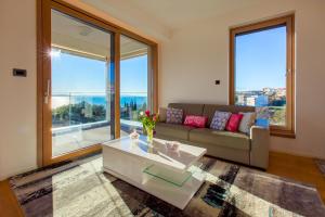 Bel Etage Amora Luxury Seaview Apartment with pool