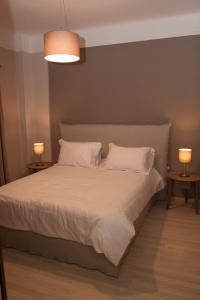 Stylish Zois appartment next to HELEXPO, White Tower