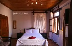 Under the Clock Tower (Greek Traditional 125m2 home) - Návplio