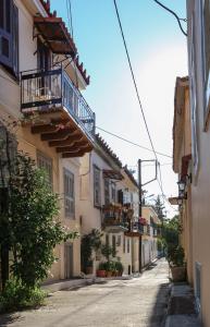 Under the Clock Tower (Greek Traditional 125m2 home) Argolida Greece