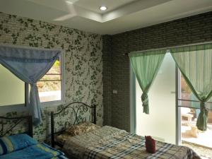 บ้านแสงเพ็ญ by แช่มช้อย