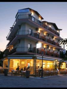 3 star hotell Plaza Hotel Chaniótis Kreeka