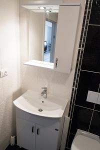 Airport Residence - Across from Otopeni Airport