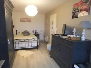 La THIBAUDIERE Glycine - Courbefy