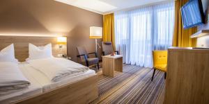 Double Room with Lake View room in Gesundheitshotel Weißenstadt am See