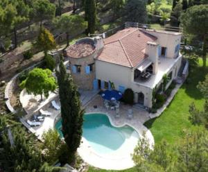 Villa de caractère climatisée avec piscine135 av charles boyer La Ferrage