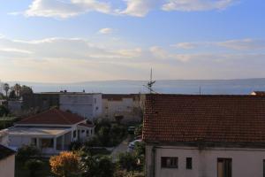 Apartments with a parking space Kastel Stari, Kastela - 16344