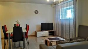 Holiday apartments Maslina Paho