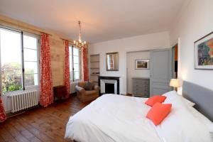 Villas Belle demeure familiale avec piscine proche St Emilion : photos des chambres