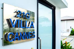 Villa Cannes with gym and tennis court