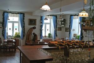 Restaurace a penzion Ubrousku prostři se